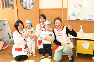 2月生まれの誕生会 　「しっぽ取りゲーム」　2歳児クラス