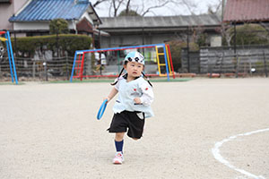 2月生まれの誕生会　「リレー」　 年少組