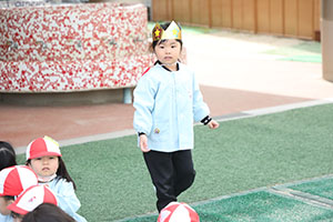 2月生まれの誕生会　「リレー」　 年少組