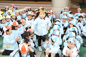 2月生まれの誕生会　「リレー」　 年少組