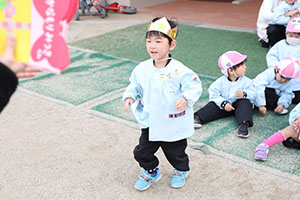 2月生まれの誕生会　「リレー」　 年少組
