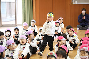 2月生まれの誕生会　「ドッジボール」　 年中組