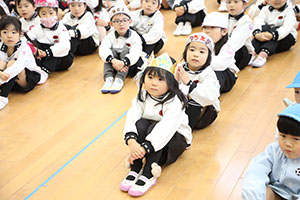 2月生まれの誕生会　「ドッジボール」　 年中組