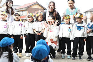 2月生まれの誕生会　「逃走中ゲーム」　 年長組