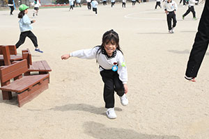 2月生まれの誕生会　「逃走中ゲーム」　 年長組