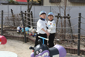 2月生まれの誕生会　「逃走中ゲーム」　 年長組