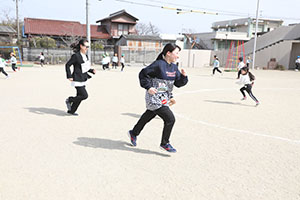 2月生まれの誕生会　「逃走中ゲーム」　 年長組