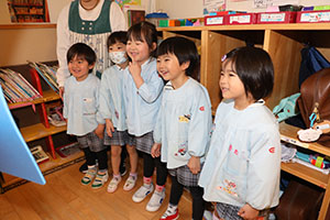 年中組の科学教室「鏡の不思議」　ひまわり・さくら・たんぽぽ