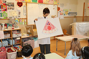 年中組の科学教室「鏡の不思議」　ひまわり・さくら・たんぽぽ