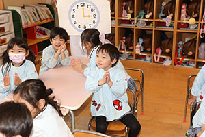 年中組の科学教室「鏡の不思議」　ひまわり・さくら・たんぽぽ