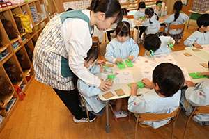 年中組の科学教室「鏡の不思議」　ひまわり・さくら・たんぽぽ