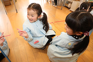 年中組の科学教室「鏡の不思議」　ひまわり・さくら・たんぽぽ