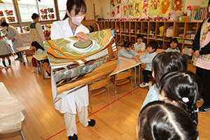 年中組の科学教室「鏡の不思議」　ひまわり・さくら・たんぽぽ