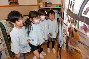 年中組の科学教室「鏡の不思議」　ひまわり・さくら・たんぽぽ