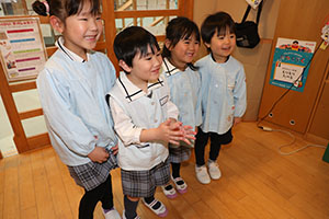 年中組の科学教室「鏡の不思議」　ひまわり・さくら・たんぽぽ