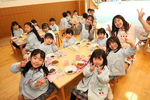 ランチルームでお給食　りす・B