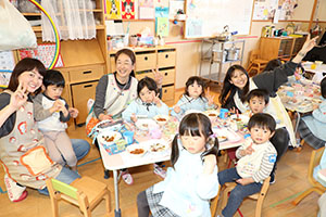 仲良くお給食　こあら・あひる