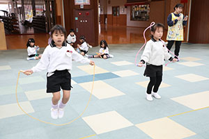縄跳び大会　年中　NO．2