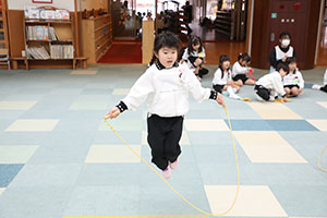 縄跳び大会　年中　NO．2