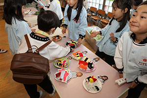 朝の自由時間　－お店やさんごっこー　B