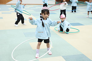 フラフープに挑戦！　うさぎ