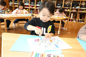 ひな祭りの塗り絵をしました　あひる