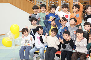 わくわくパーティ　集合写真の様子