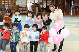 わくわくパーティ　集合写真の様子