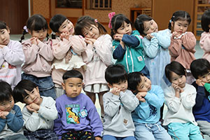 わくわくパーティ　集合写真の様子