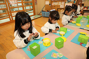 年長さんへのプレゼント　ひまわり・さくら