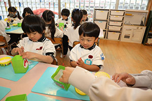 年長さんへのプレゼント　ひまわり・さくら