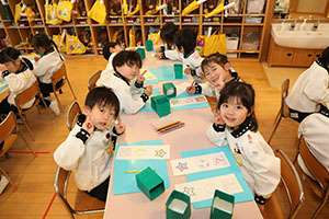 年長さんへのプレゼント　ひまわり・さくら