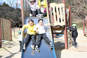 お別れ遠足で南部丘陵公園に行きました　年長組 NO.2