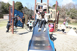 お別れ遠足で南部丘陵公園に行きました　年長組 NO.2