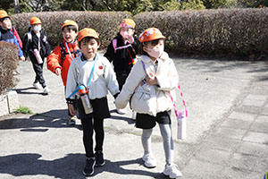 お別れ遠足で南部丘陵公園に行きました　年長組 NO.1