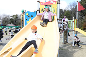 お別れ遠足で南部丘陵公園に行きました　年長組 NO.1