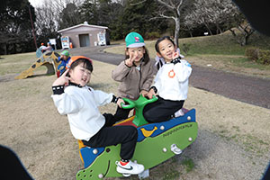 お別れ遠足で南部丘陵公園に行きました　年長組 NO.1