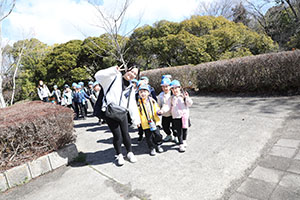 お別れ遠足で南部丘陵公園に行きました　年長組 NO.1
