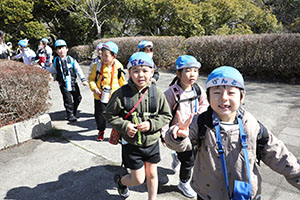 お別れ遠足で南部丘陵公園に行きました　年長組 NO.1