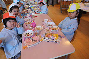 お楽しみ会🎵　こあら・ぱんだ・きりん（ひまわり）　NO．2