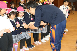 がんばりマンカード　表彰式　年中組