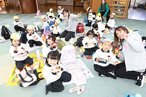 中部公園　遠足楽しかったね　　年少　NO.2