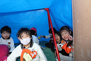 キャンプごっこ　E