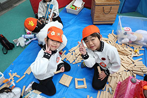 キャンプごっこ　E