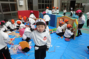 キャンプごっこ　E