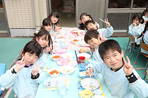 キャンプごっこ　E