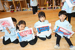 汽車バスの絵を描いたよ　ぱんだ