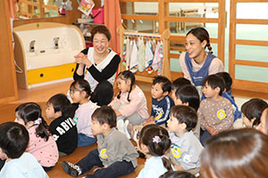 3月生まれのお誕生会　ー劇ごっこー　　ひよこ・あひる・ぺんぎん