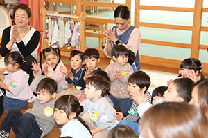 3月生まれのお誕生会　ー劇ごっこー　　ひよこ・あひる・ぺんぎん