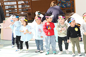 3月生まれのお誕生会　ー劇ごっこー　　ひよこ・あひる・ぺんぎん